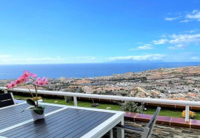 LUXURY PENTHOUSE, Best Sunset, Fast WiFi, Heated Pool